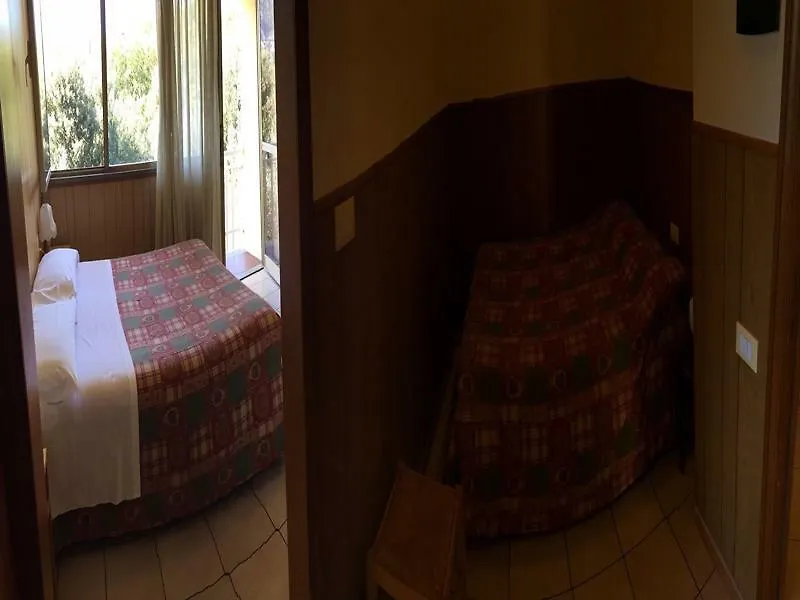 Nyers Hotel Perugia 0*,
